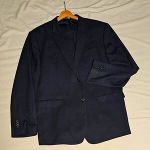 Banana Republic Navy suit. Standard fit. 46R